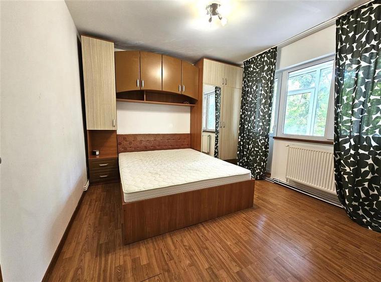 Apartament cu 2 camere semidecomandat, mobilat în Tătărași