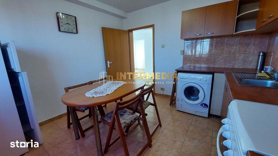 Apartament cu 3 camere decomandat în Ciupercenii Noi