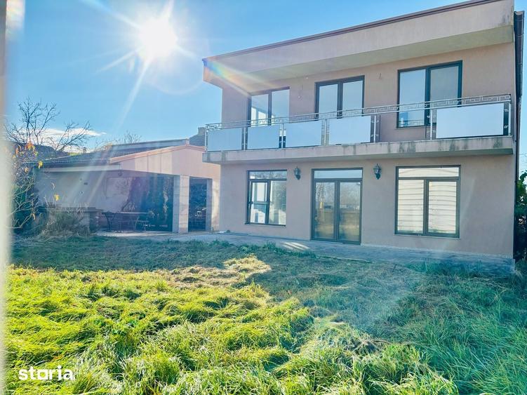 Casă cu 5 camere cu Teren 1000 Mp în Saca