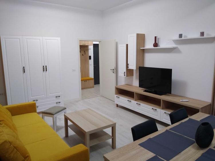 Apartament 2 camere de inchiriat, termen lung, loc parcare inclus - 1