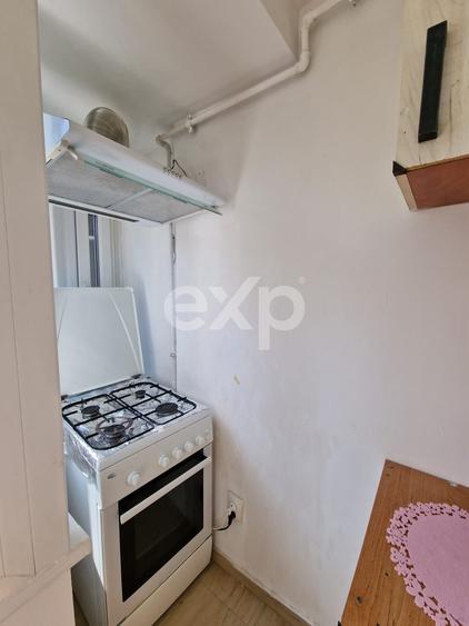 Apartament cu 2 camere semidecomandat, mobilat în Micro 11