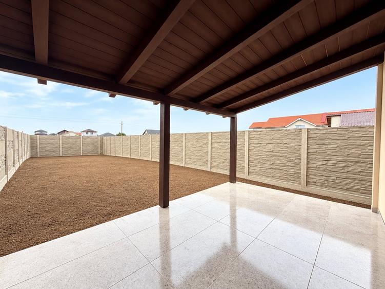 Duplex cu 3 camere cu Canalizare în Sânandrei