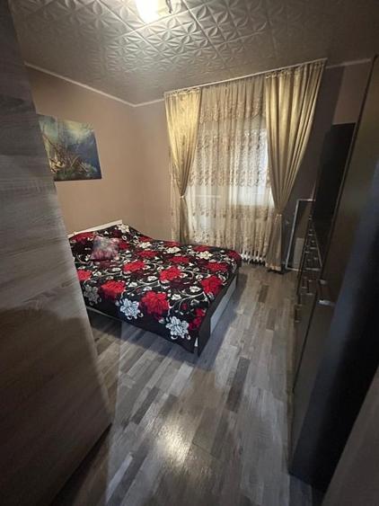 Apartament cu 5 camere decomandat, mobilat în UMT