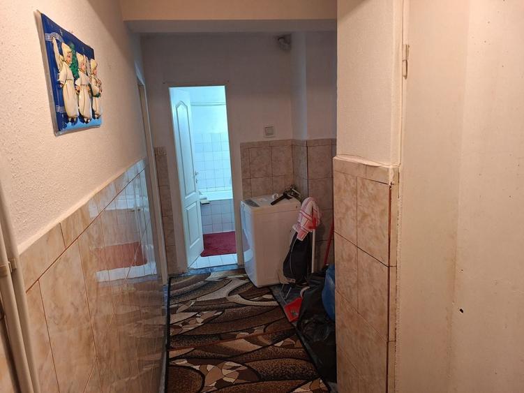 Apartament cu 3 camere semidecomandat în Tomis Nord