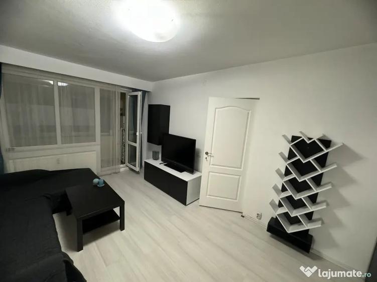 Apartament cu 2 camere decomandat în Berceni
