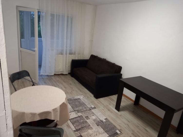 Garsonieră decomandată în Avantgarden