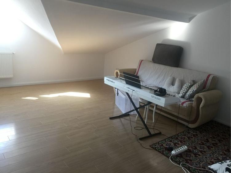 Apartament cu 3 camere în Roșu