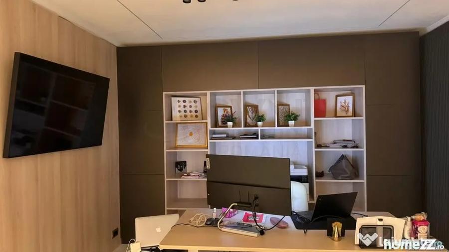 Casă cu 7 camere cu Teren 450 Mp în 1 Mai