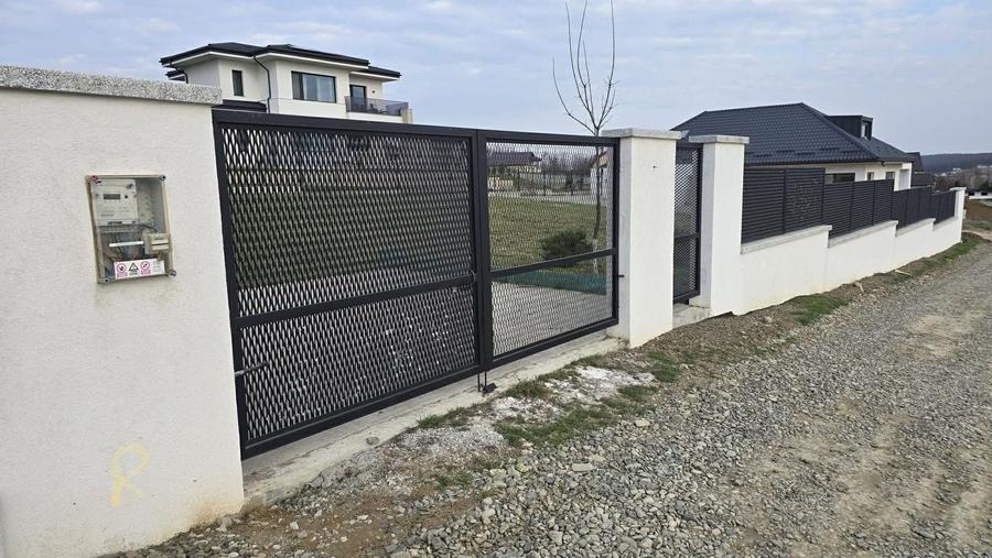 Teren Construcții intravilan de 777 mp, în Est