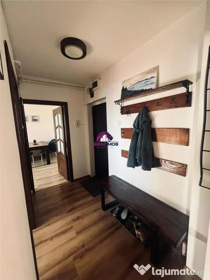 Apartament cu 2 camere decomandat, mobilat în Republicii
