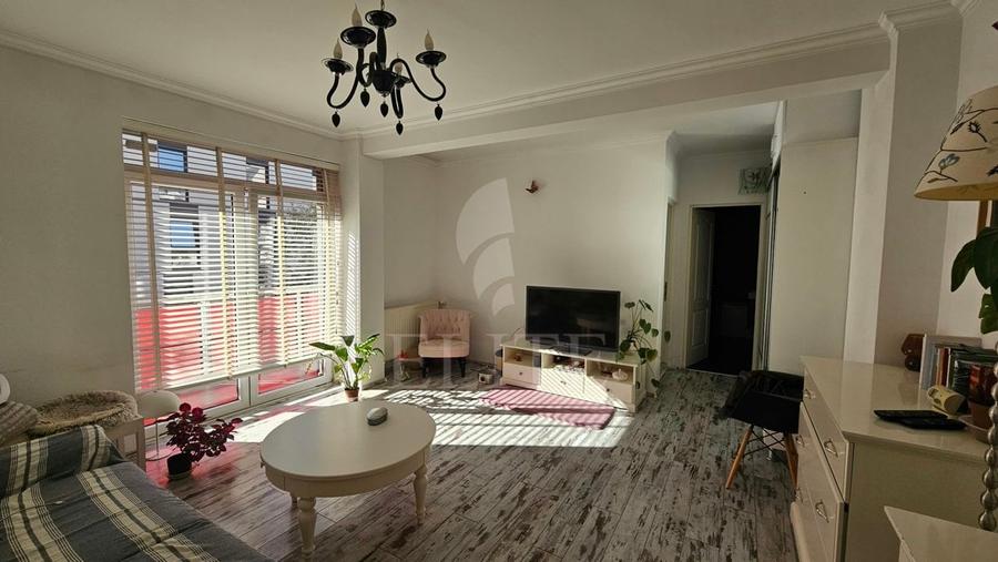 Apartament cu 2 camere semidecomandat, mobilat în Zorilor