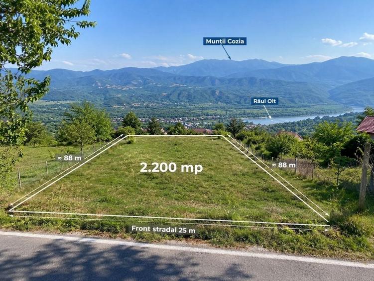Teren de 2200 mp, în Periferie