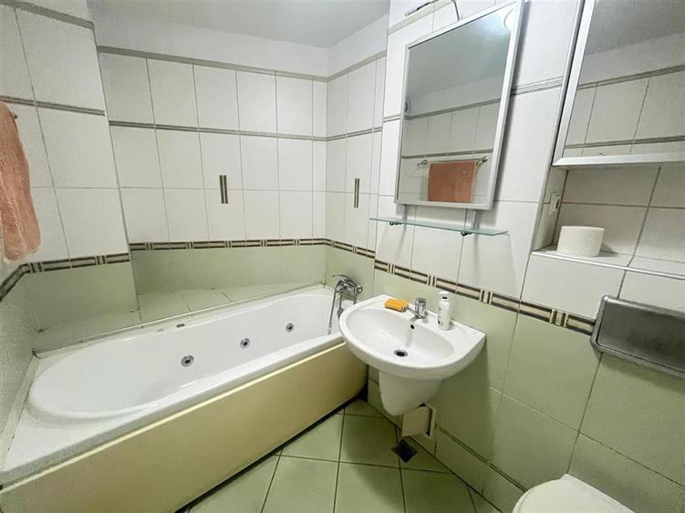 Apartament 3 camere 2 balcoane etaj 1 - zona Centrala - 19