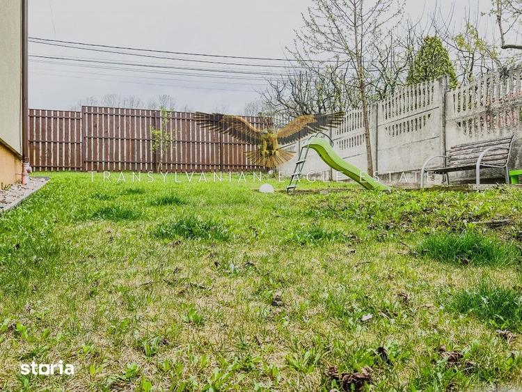 Apartament cu 3 camere semidecomandat, mobilat în Europa