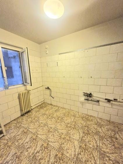 Apartament cu 3 camere decomandat în Tineretului