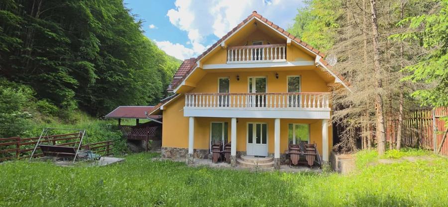 Casă individuală cu 5 camere cu Canalizare în Bratca