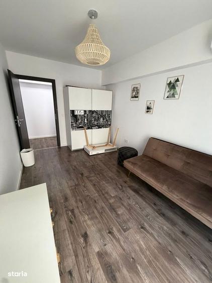 Apartament cu 3 camere în Tei