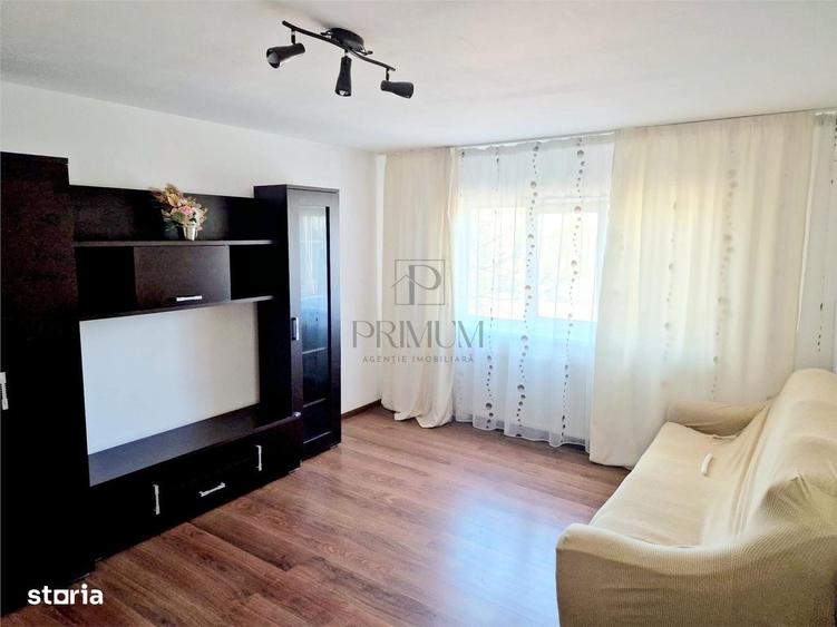 Apartament cu 3 camere decomandat în Lunei