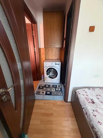 Apartament cu 2 camere decomandat în Craiovița Nouă