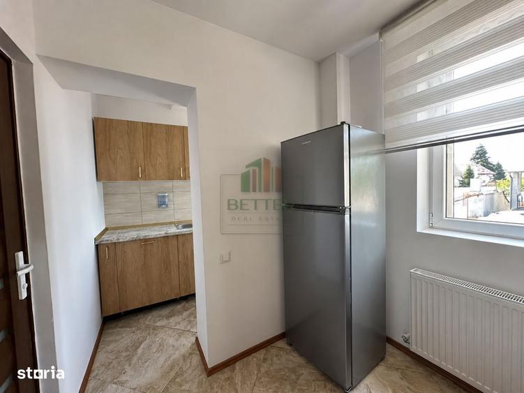 Apartament cu 3 camere semidecomandat în Ștefăneștii de Jos