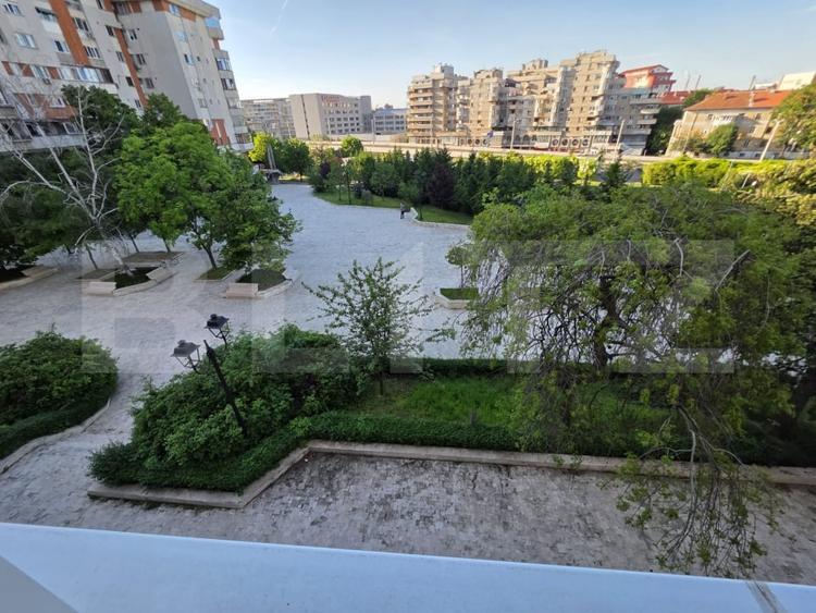 Apartament cu 4 camere decomandat, mobilat în Ultracentral