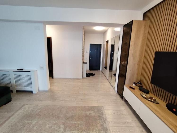 Apartament cu 3 camere decomandat, mobilat în Albert