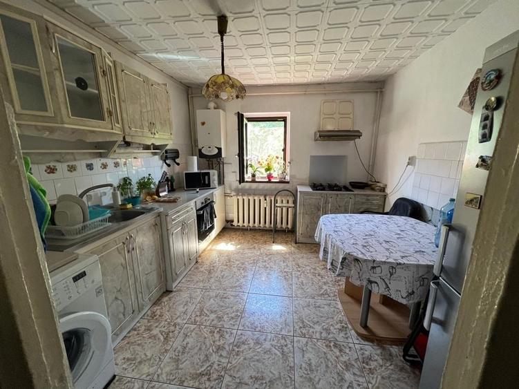 Apartament cu 2 camere semidecomandat în Girocului