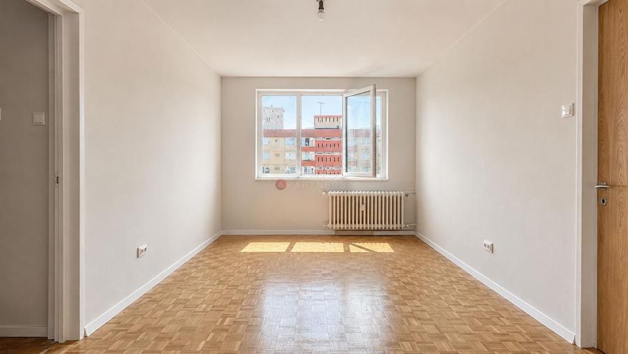 Apartament cu 2 camere semidecomandat în Centrul Civic