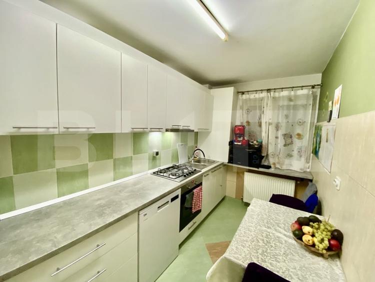 Apartament cu 2 camere semidecomandat, mobilat în Sud