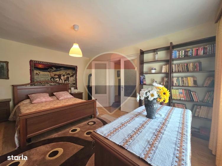 Casă cu 4 camere cu Teren 936 Mp în Central