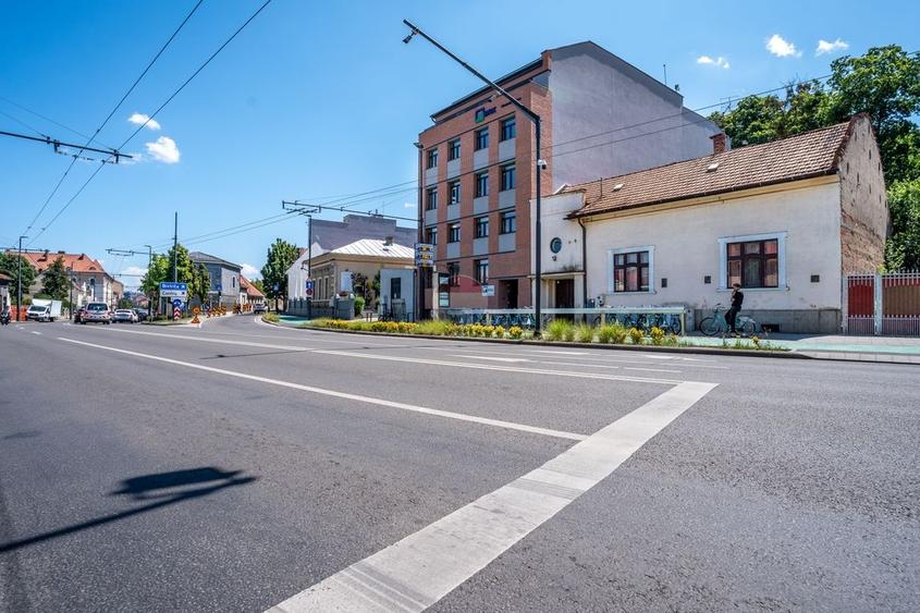 Birou, de 52.479999542236 mp, în Semicentral