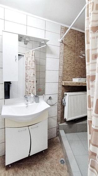 Casă individuală cu 6 camere cu Canalizare în Brașovul Vechi