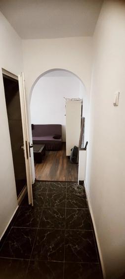 Apartament cu 2 camere semidecomandat în P-ța Doina