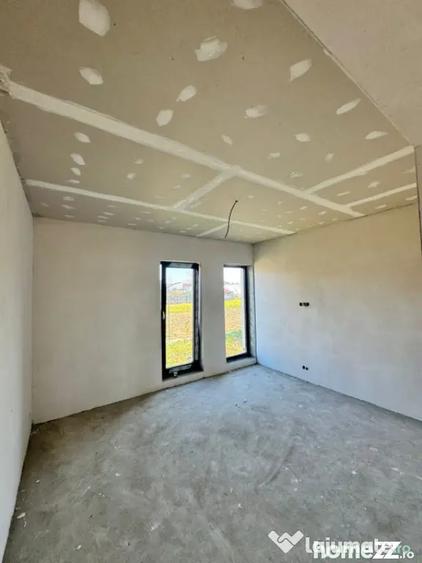 Casă cu 4 camere cu Teren 475 Mp în Mocira