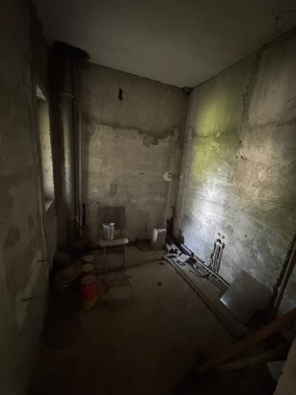 Casă cu 11 camere cu Canalizare în Brănești