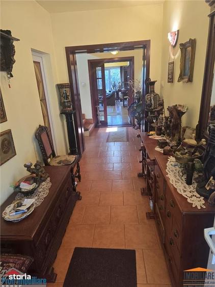 Casă cu 8 camere cu Teren 1150 Mp în Elisabetin