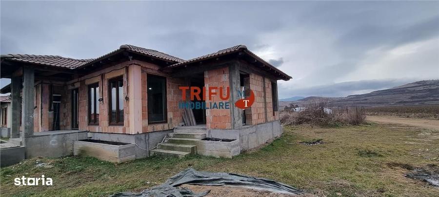 Casă cu 4 camere în Șard