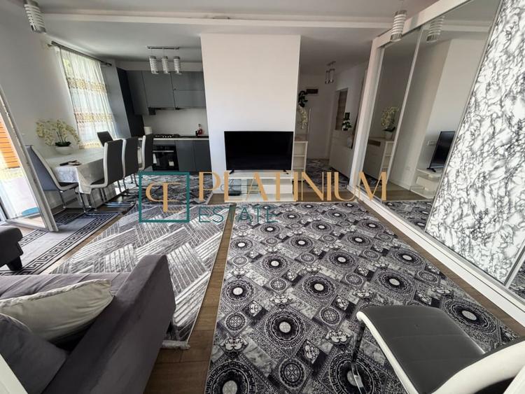 Apartament cu 3 camere semidecomandat, mobilat în Dumbrăvița