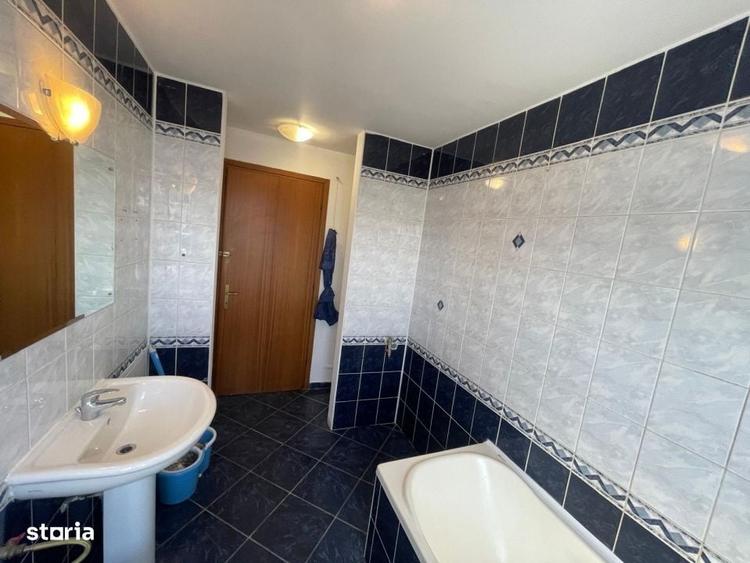 Apartament cu 4 camere decomandat în Universitate