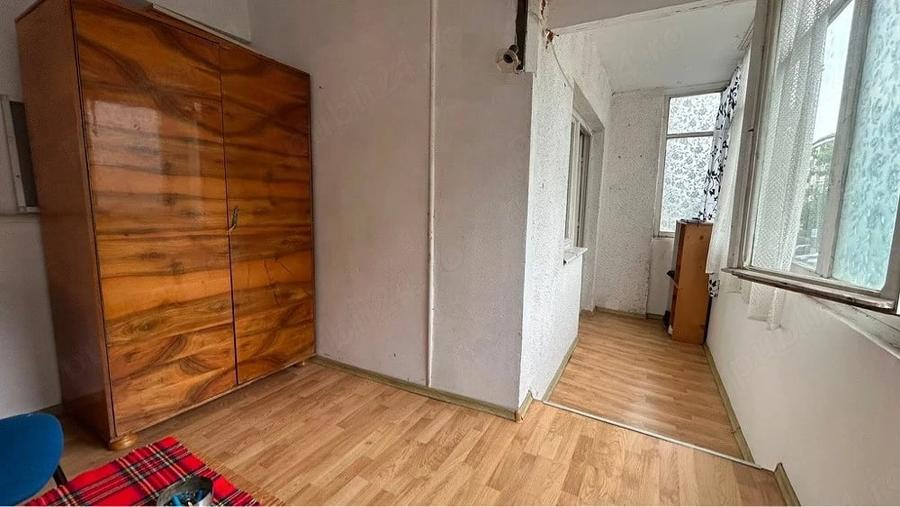 Garsonieră decomandată în Rogerius