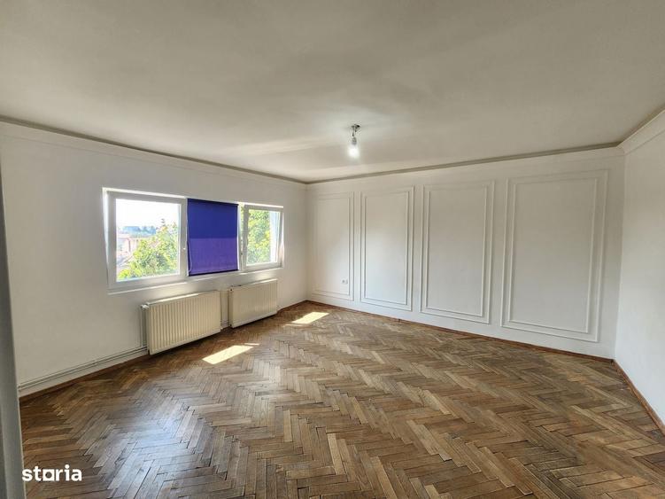 Apartament cu 2 camere decomandat în Lunei