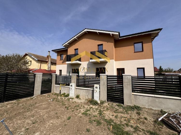 Casă individuală cu 4 camere cu Canalizare în Utvin