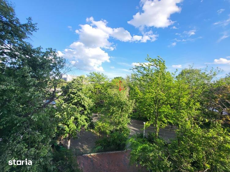 Apartament cu 3 camere semidecomandat, mobilat în Titan — fotografia 1