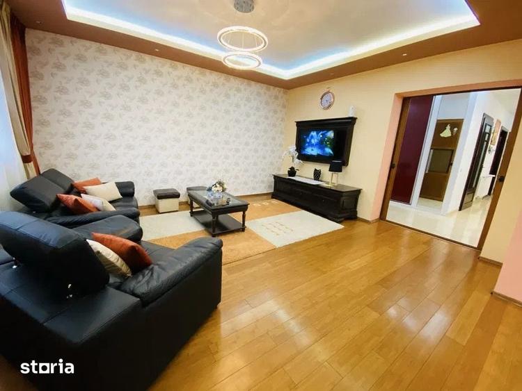 Apartament cu 4 camere decomandat în Turnișor