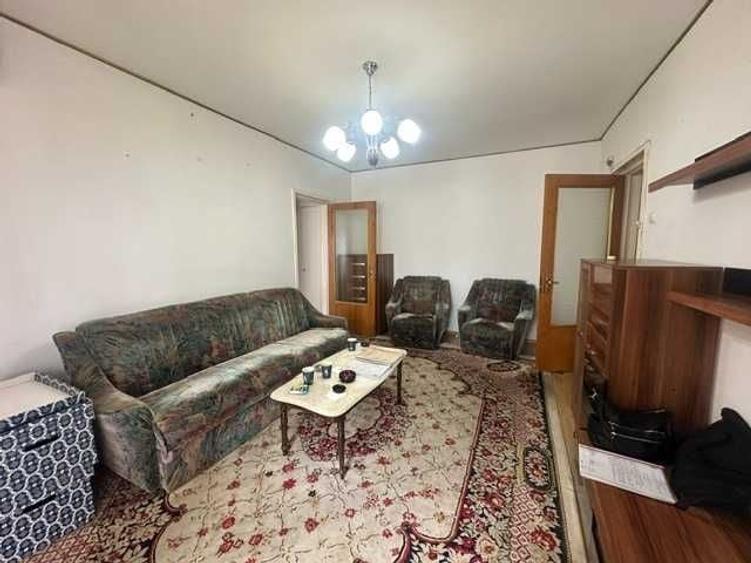 Apartament cu 2 camere semidecomandat în Universitate