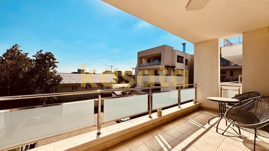 Apartament cu 2 camere semidecomandat, mobilat în Central