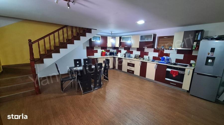 Casă cu 4 camere în Mănicești