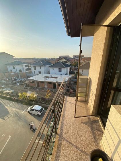 Apartament cu 3 camere decomandat în Dobroești