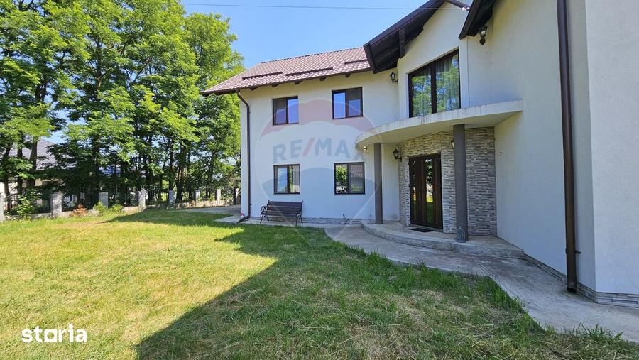 Casă cu 6 camere cu Teren 3600 Mp în Hănțești