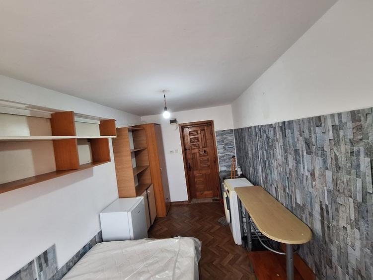 Apartament cu 3 camere decomandat în Breazu